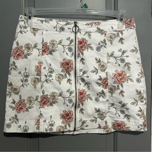 Tinseltown Womens Juniors' Zip-Front Denim Mini Skirt